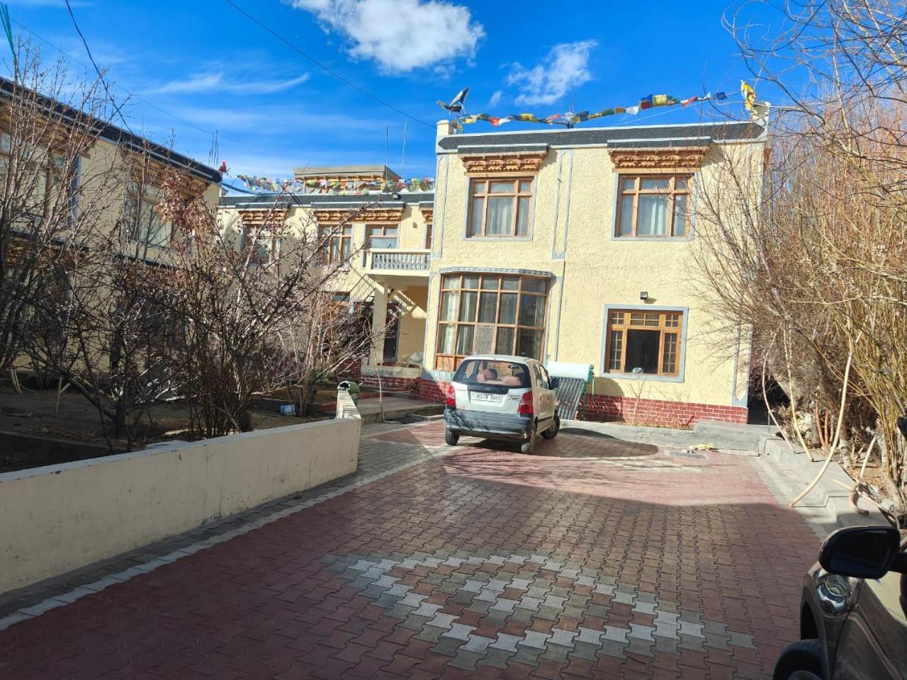 Hotel Lonchay Residency Leh Exterior photo